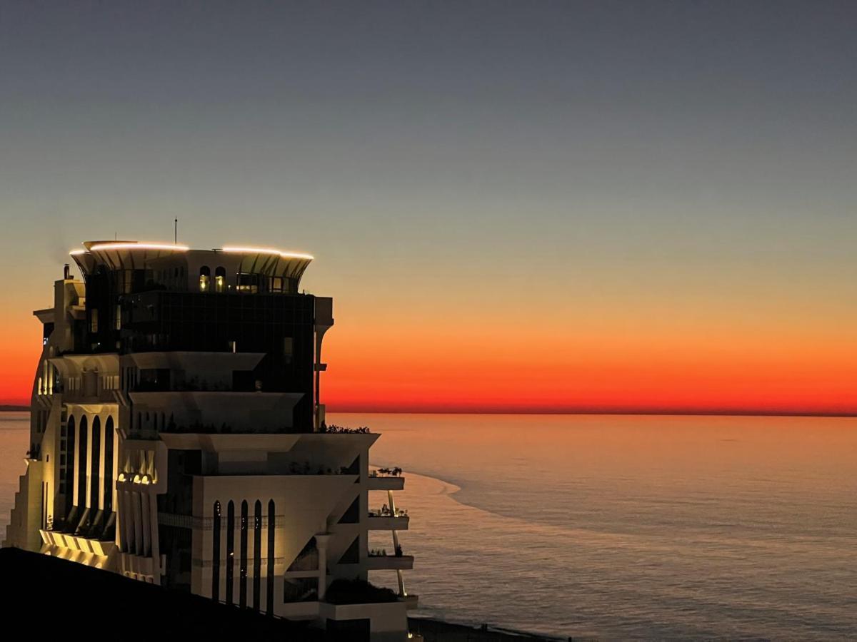 Black Sea Towers Μπατούμι Εξωτερικό φωτογραφία